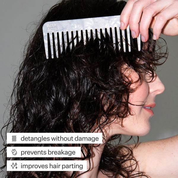 Infographic describing benefits of using Act+Acre Detangling Hair Comb